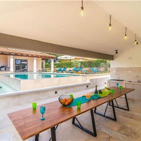 7 bedroom villa with pool in Svetvinčenat, sleeps 14